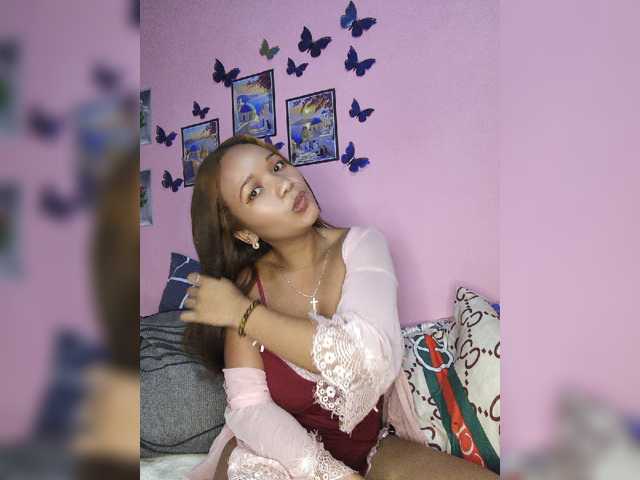 Vaninah live cam on BongaCams
