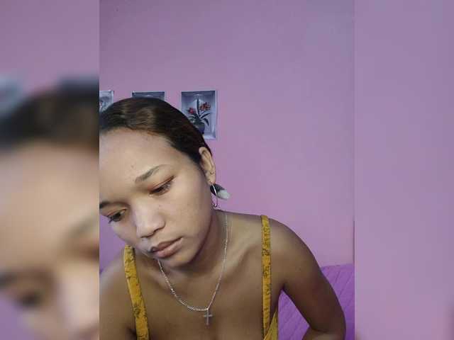 Vaninah live cam on BongaCams