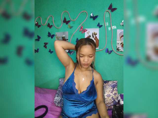 Vaninah live cam on BongaCams