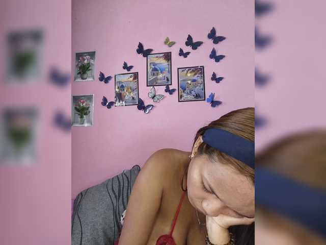 Vaninah live cam on BongaCams