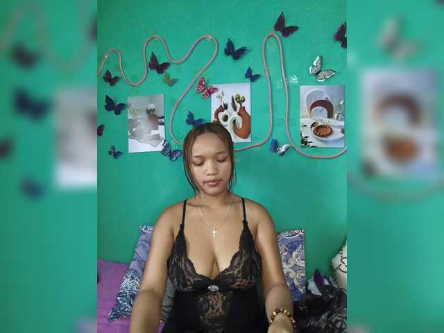 Vaninah live cam on BongaCams