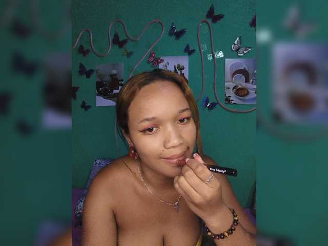 Vaninah live cam on BongaCams