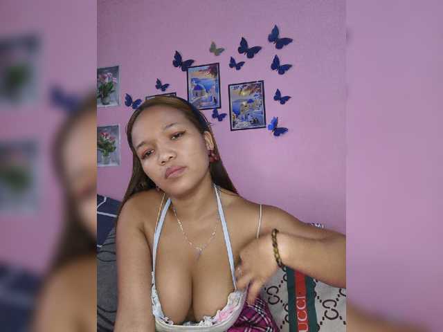 Vaninah live cam on BongaCams