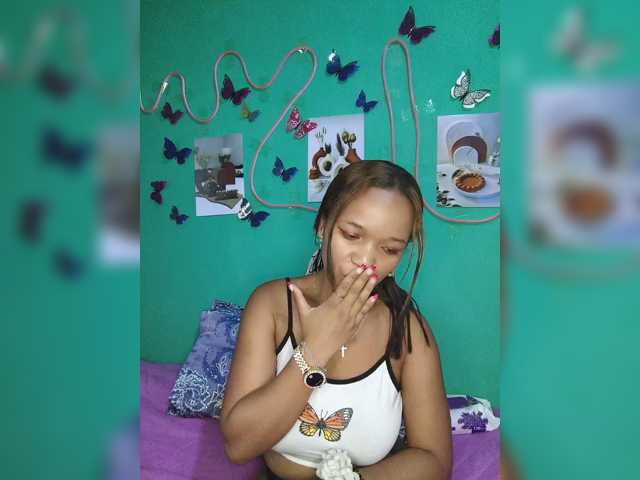 Vaninah live cam on BongaCams