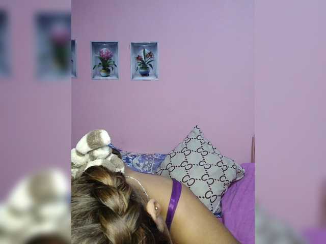 Vaninah live cam on BongaCams