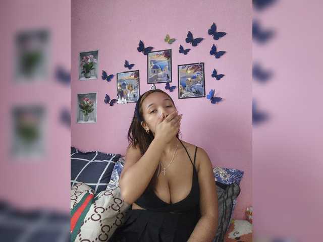 Vaninah live cam on BongaCams