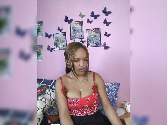 Vaninah live cam on BongaCams