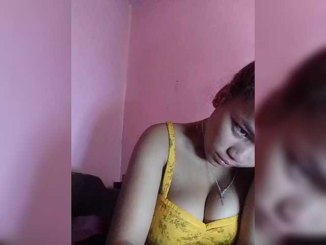 Vaninah live cam on BongaCams