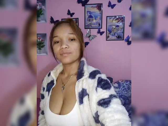 Vaninah live cam on BongaCams