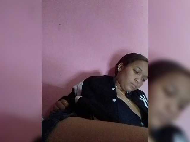 Vaninah live cam on BongaCams