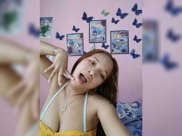 Vaninah live cam on BongaCams