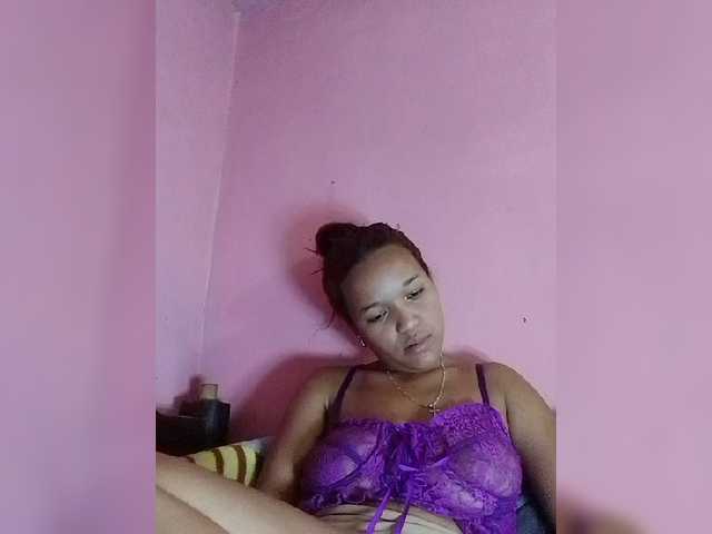 Vaninah live cam on BongaCams