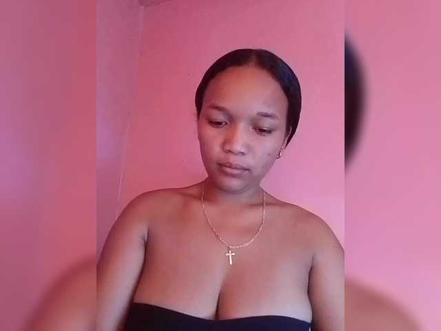 Vaninah's BongaCams show and profile