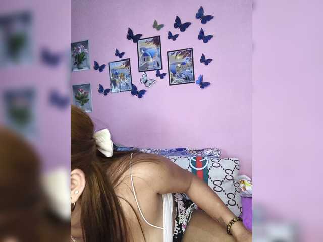 Vaninah live cam on BongaCams