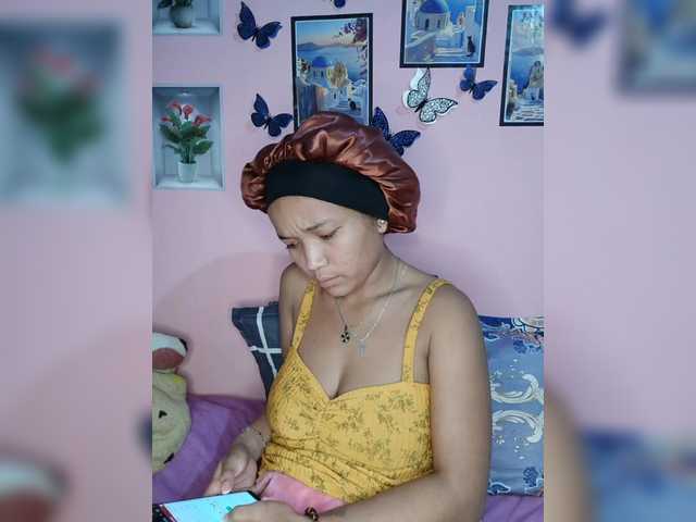 Vaninah live cam on BongaCams