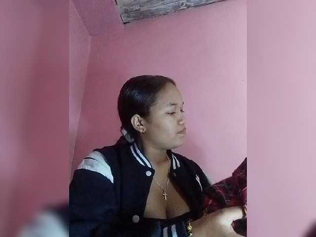 Vaninah live cam on BongaCams