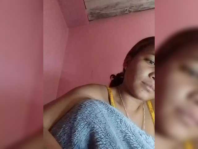 Vaninah live cam on BongaCams