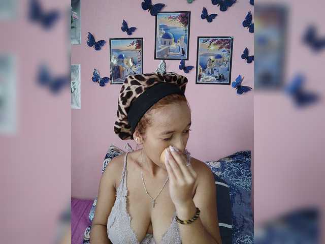 Vaninah live cam on BongaCams