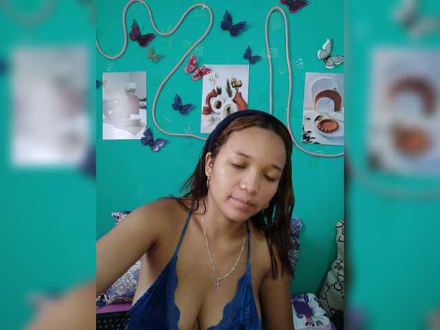 Vaninah live cam on BongaCams