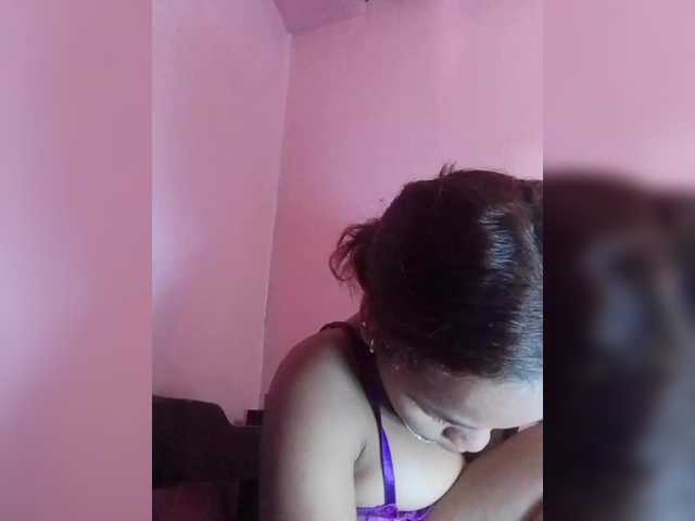 Vaninah live cam on BongaCams