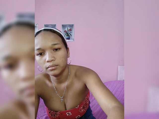 Vaninah live cam on BongaCams