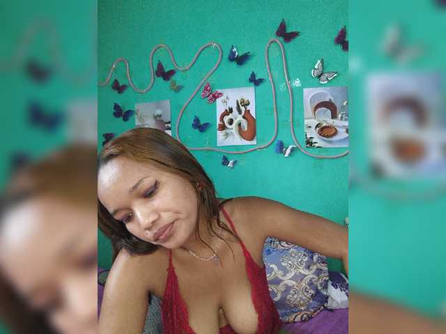 Vaninah live cam on BongaCams