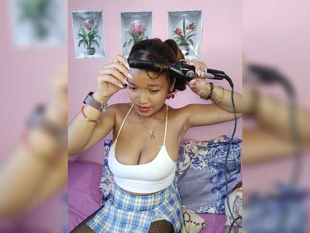 Vaninah live cam on BongaCams
