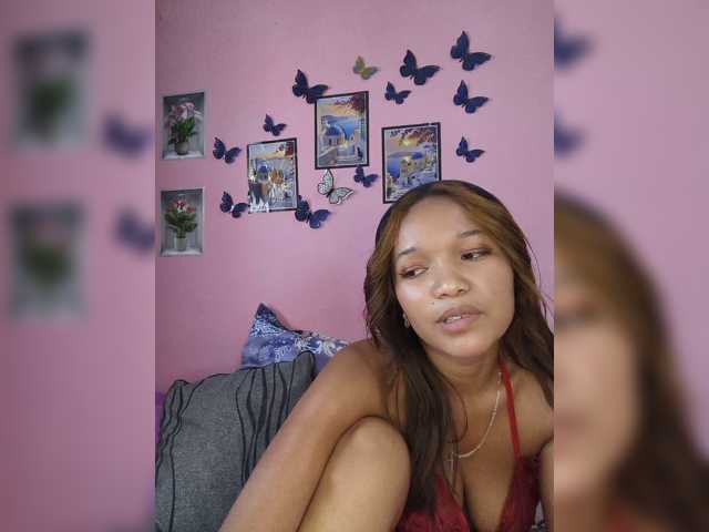 Vaninah live cam on BongaCams