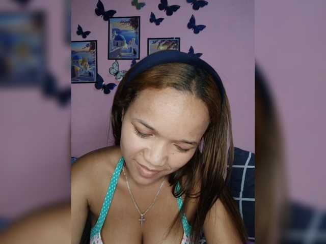 Vaninah live cam on BongaCams