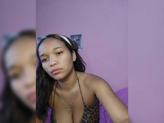 Vaninah live cam on BongaCams