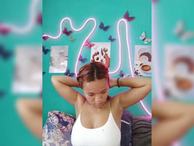 Vaninah live cam on BongaCams