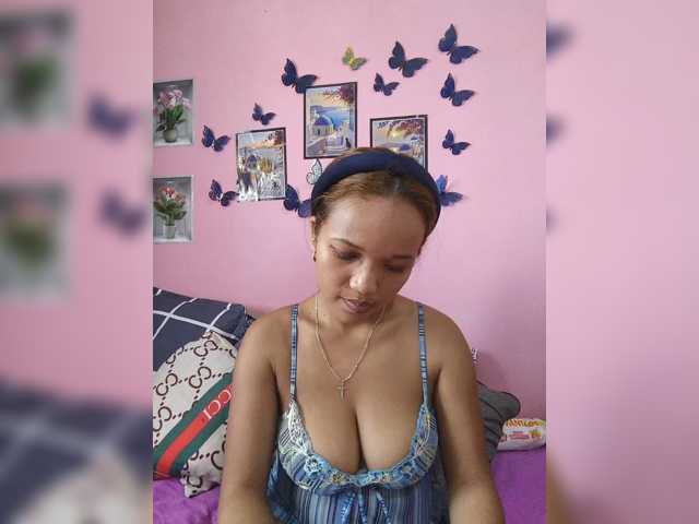 Vaninah live cam on BongaCams