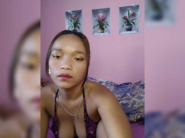 Vaninah live cam on BongaCams