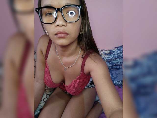 Vaninah live cam on BongaCams
