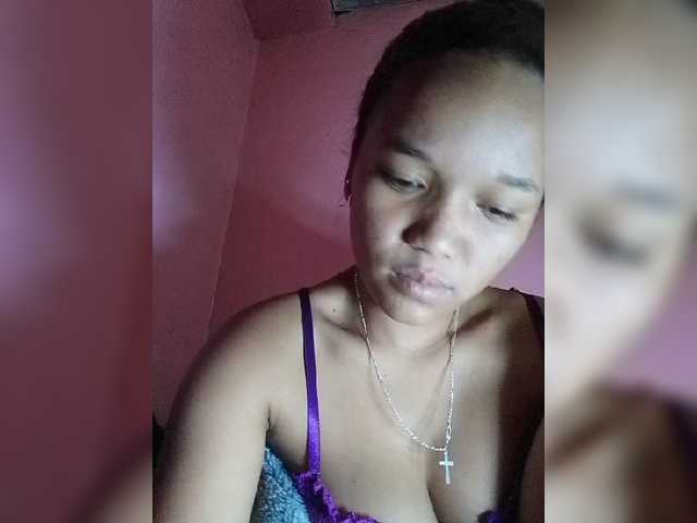 Vaninah live cam on BongaCams