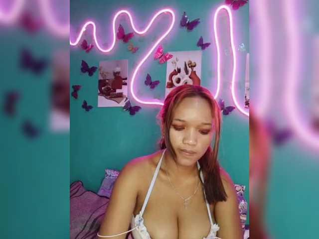 Vaninah live cam on BongaCams