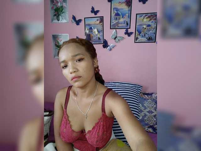 Vaninah live cam on BongaCams