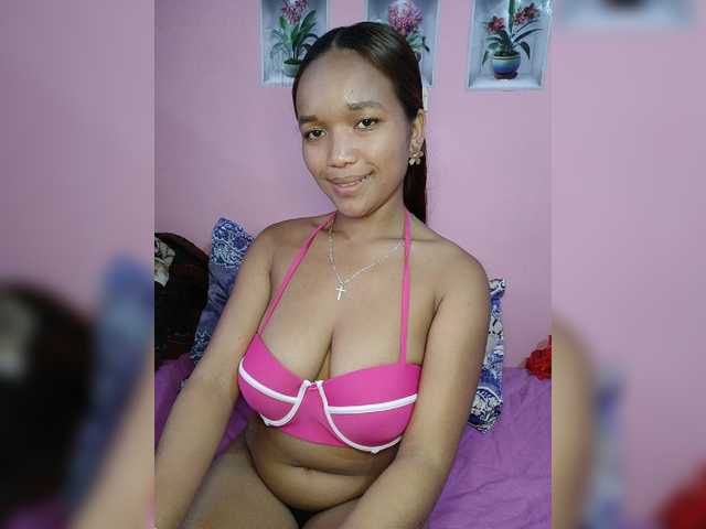 Vaninah live cam on BongaCams