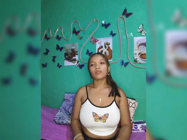 Vaninah live cam on BongaCams