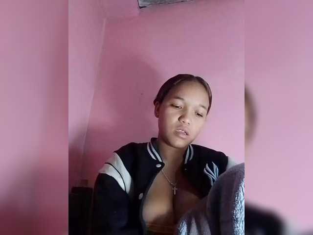Vaninah live cam on BongaCams