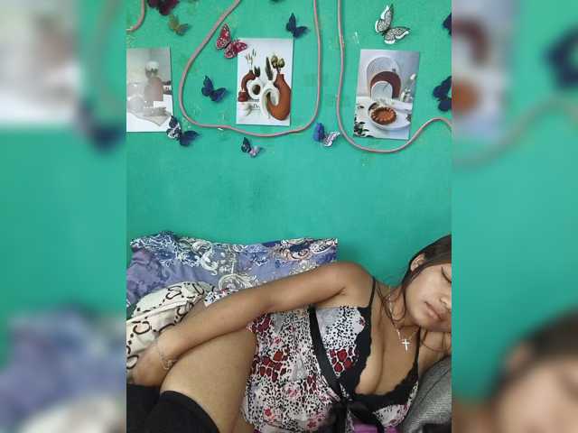 Valentina22 live cam preview