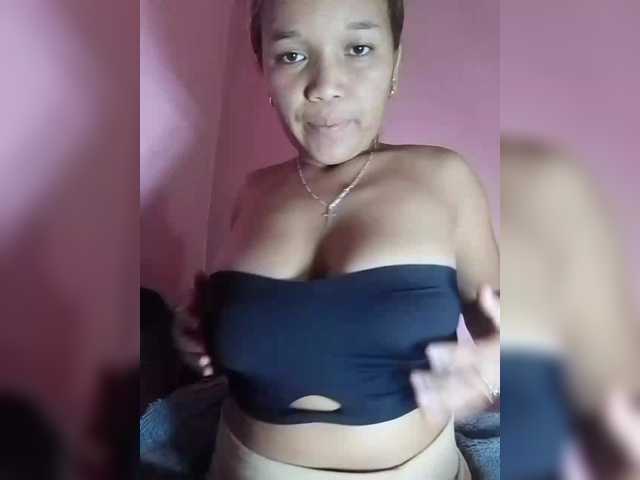 Vaninah live cam on BongaCams