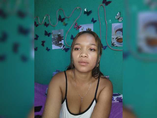 Vaninah live cam on BongaCams