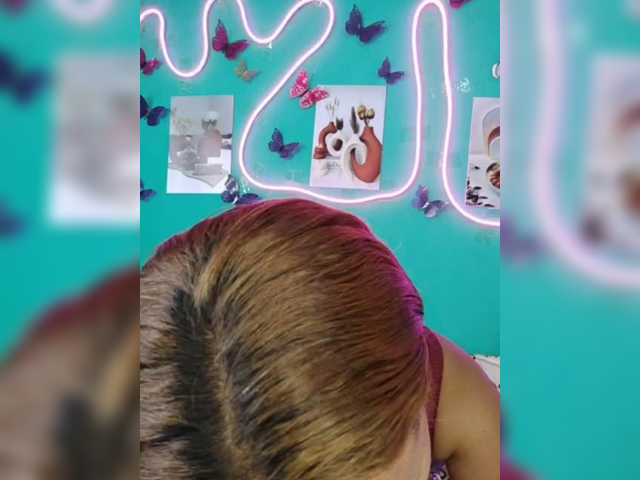 Vaninah live cam on BongaCams