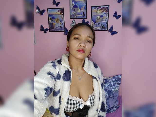 Vaninah live cam on BongaCams