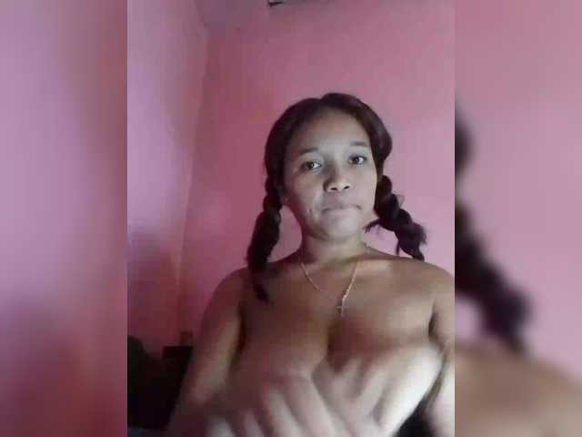 Vaninah live cam on BongaCams