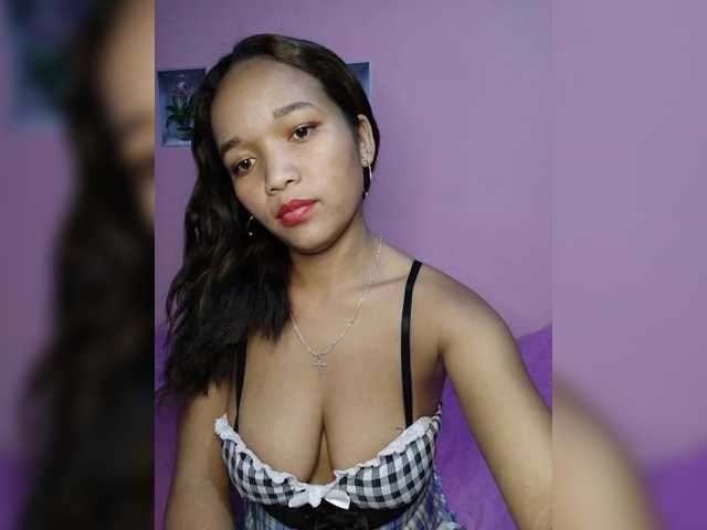 Valentina22 live webcam show