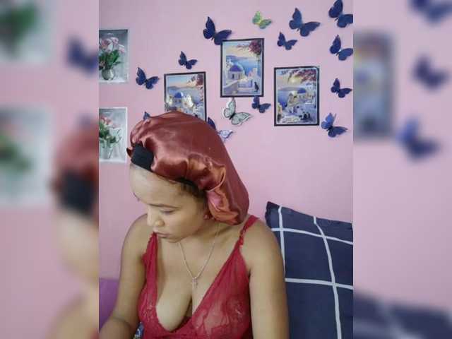 Vaninah live cam on BongaCams