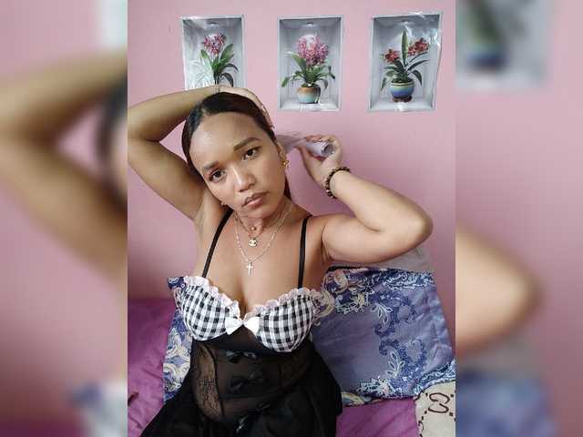 Vaninah live cam on BongaCams