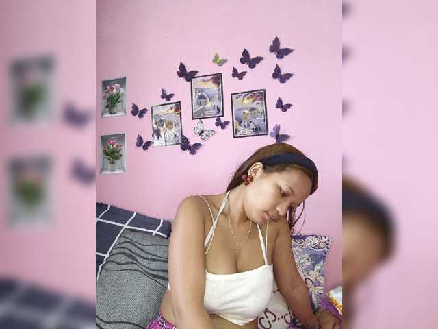 Vaninah live cam on BongaCams